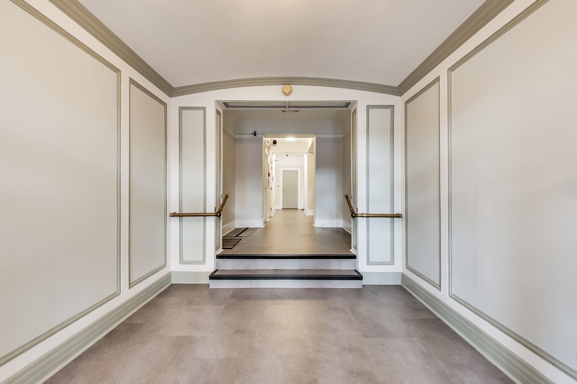 969 Bush Building Photo 3