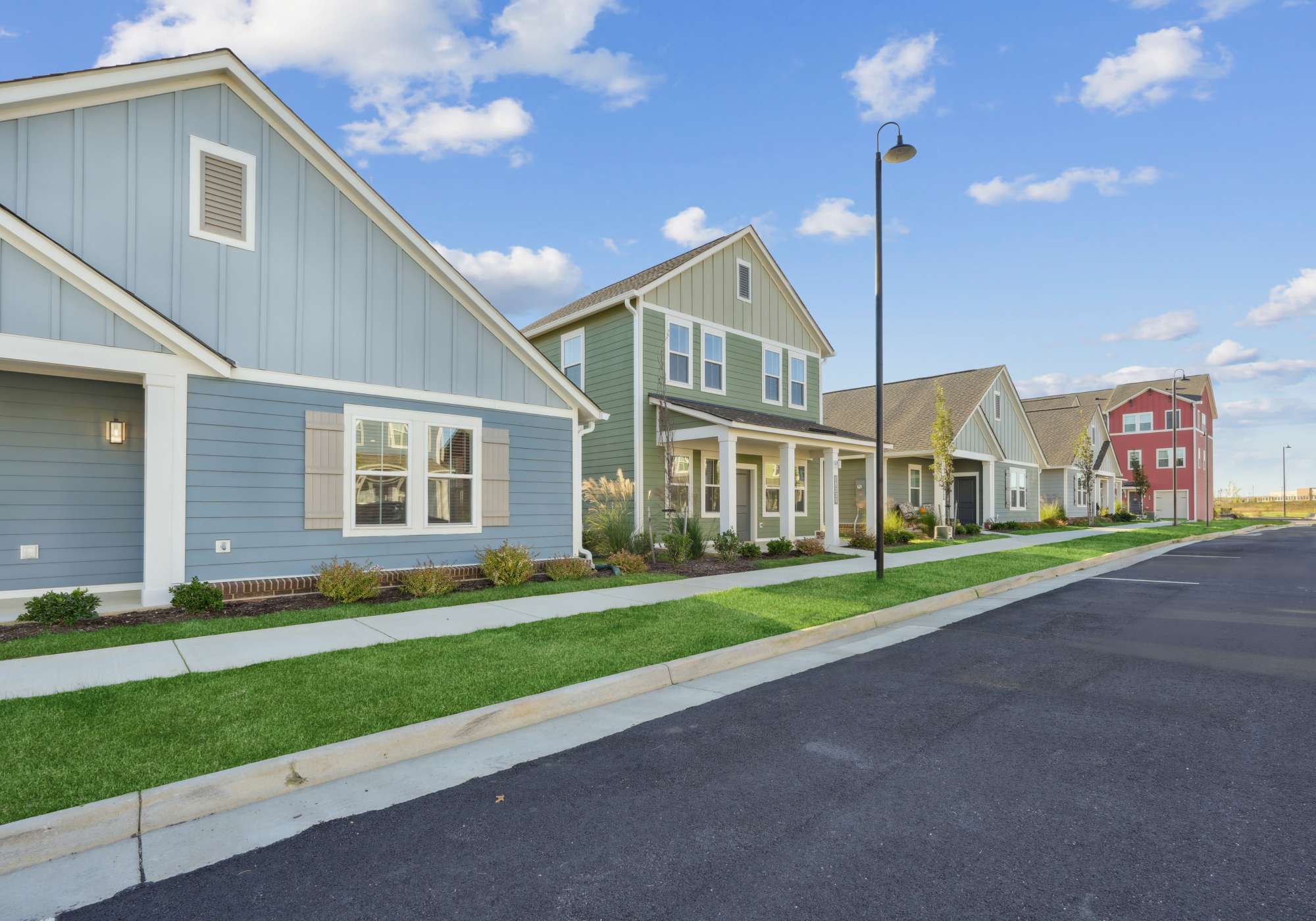 apartments and homes for rent near me Midlothian VA Houses for Rent Pet Friendly Upscale character style deals specials cable internet wifi Hamlet Watkins Centre in Midlothian, Virginia