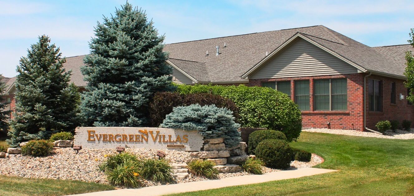 Evergreen Villas landscaped entrance