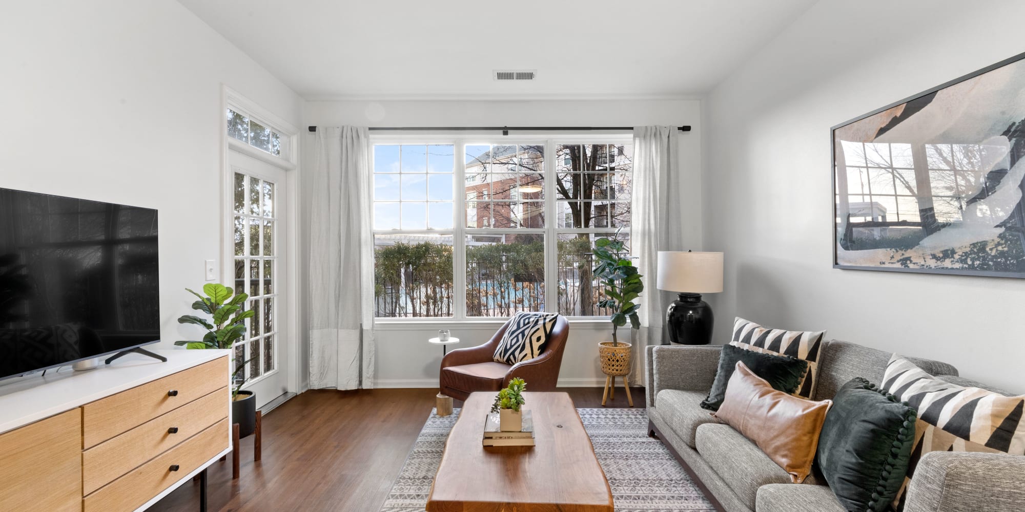 Sofi Lyndhurst Apartments in Lyndhurst, New Jersey
