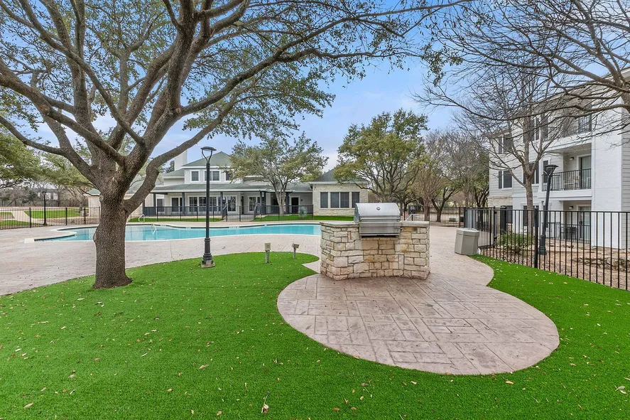outdoor grill and greens pace at Fort Branch
