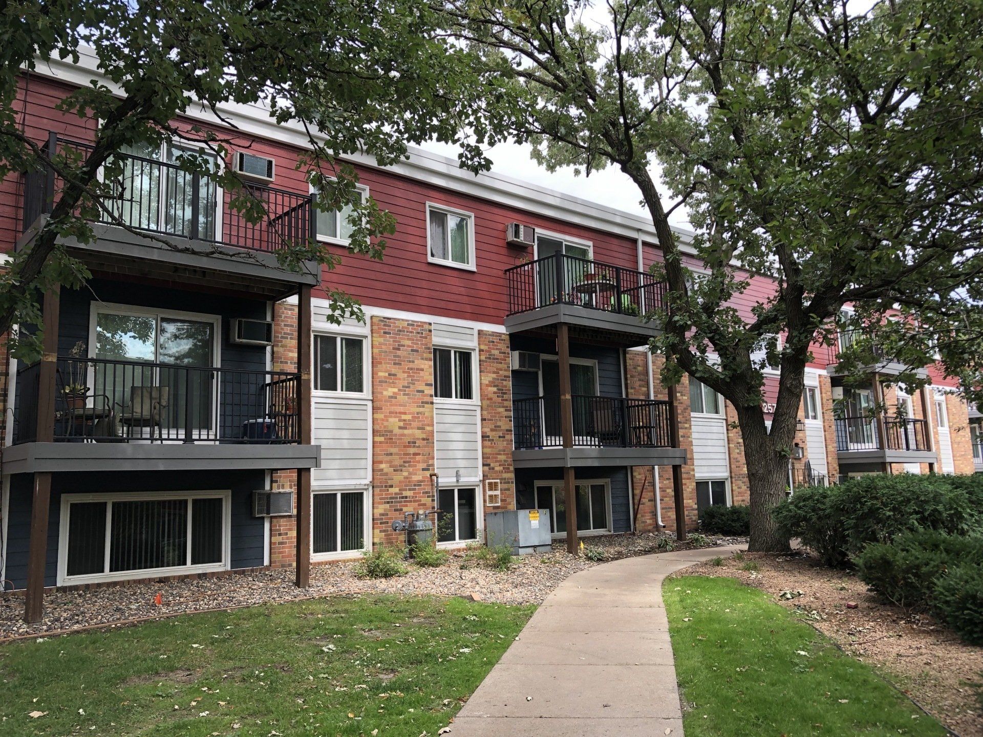 royal oaks exterior