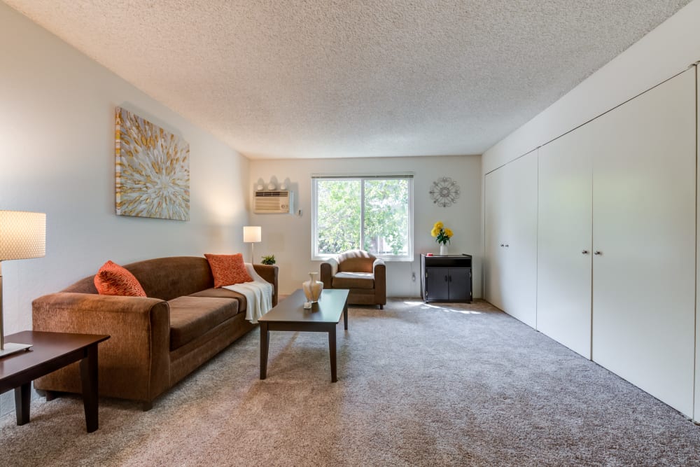 Living room with out bed at Vista Pointe II in Studio City, CA