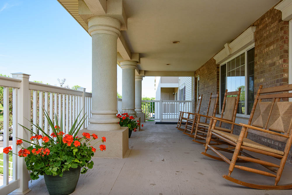 Inn Garden Plaza Porch