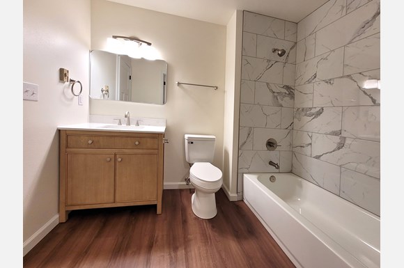 Cottonwood Creek Apartments