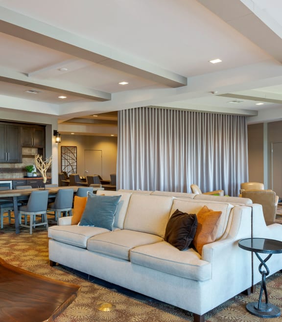 Lobby Front Desk Attendant at The Rays at Vegas Towers Apartments, Las Vegas, 89119
