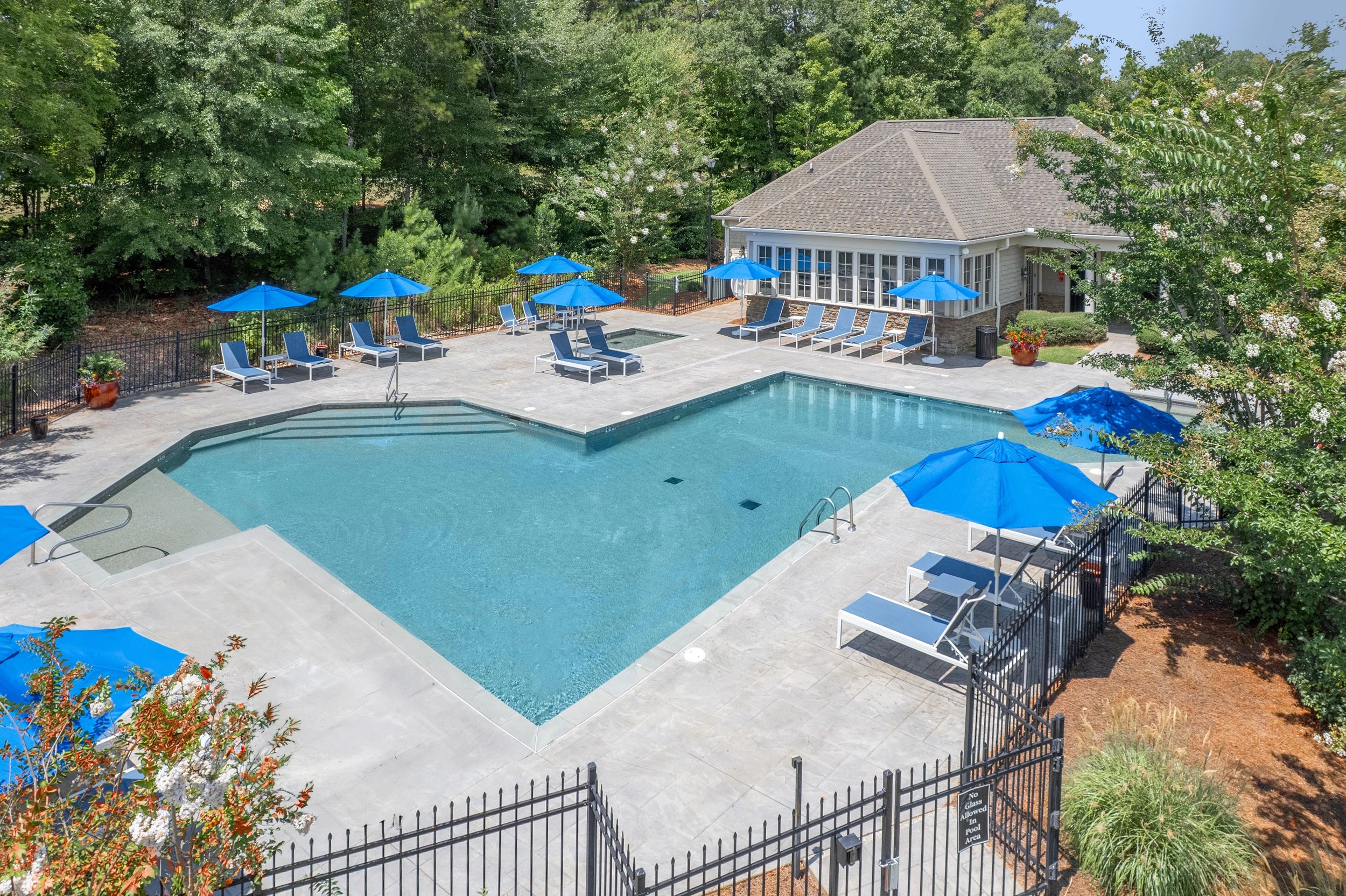 //img1.wsimg.com/isteam/ip/07254afc-f481-483f-a871-3e8a4572136b/GS%20MRidge%209-25%20Pool%202-6493dd7.jpg/:/rs=w:1300,h:800