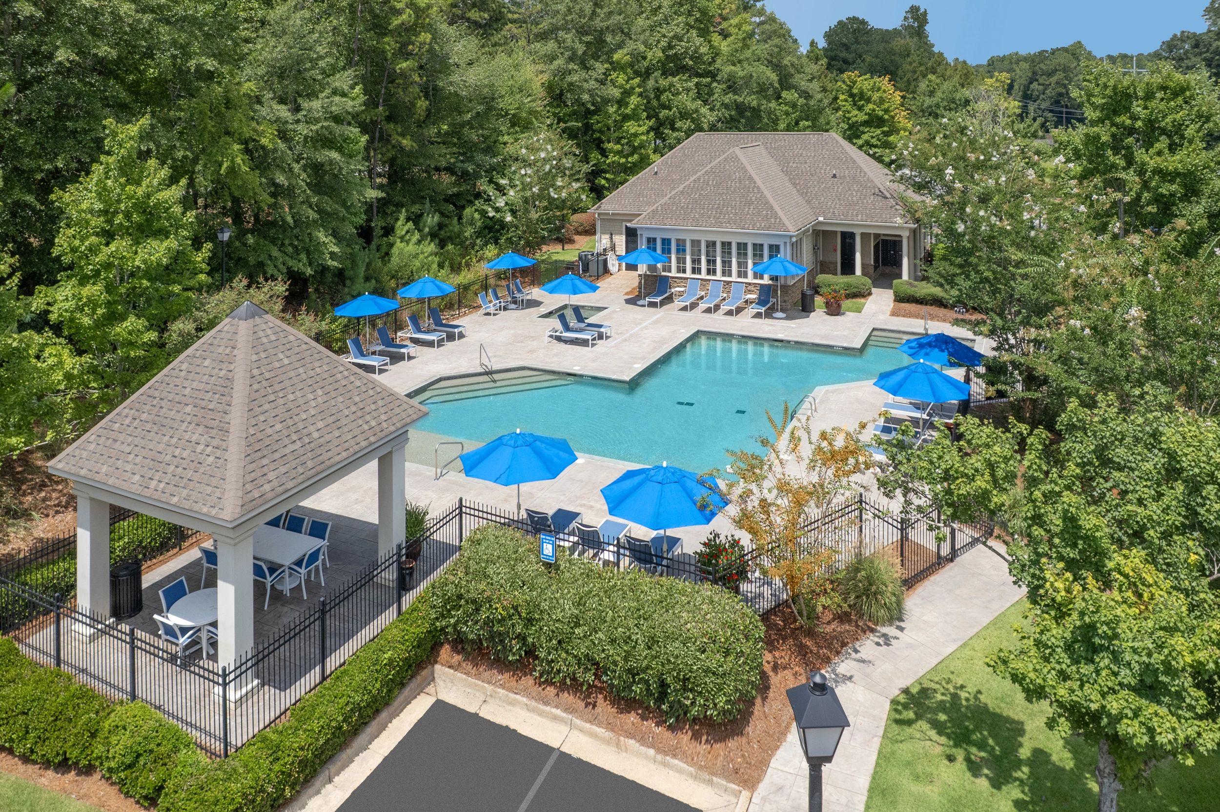//img1.wsimg.com/isteam/ip/07254afc-f481-483f-a871-3e8a4572136b/GS%20MRidge%209-25%20Pool-240d38d.jpg/:/rs=w:1300,h:800