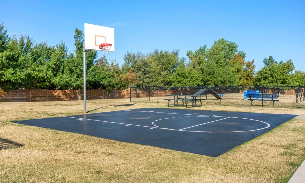 Basketball court at Yukon on 15th in Yukon, Oklahoma