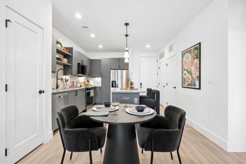 Cavella_LuxuryApartmentCommunity_Kitchen_CharlotteNC