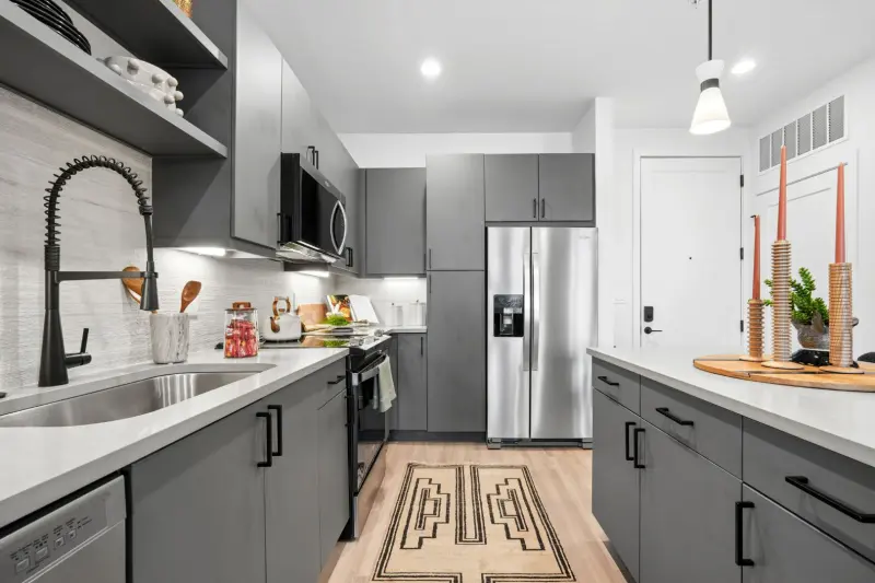 Cavella_LuxuryApartmentCommunity_Kitchen_CharlotteNC