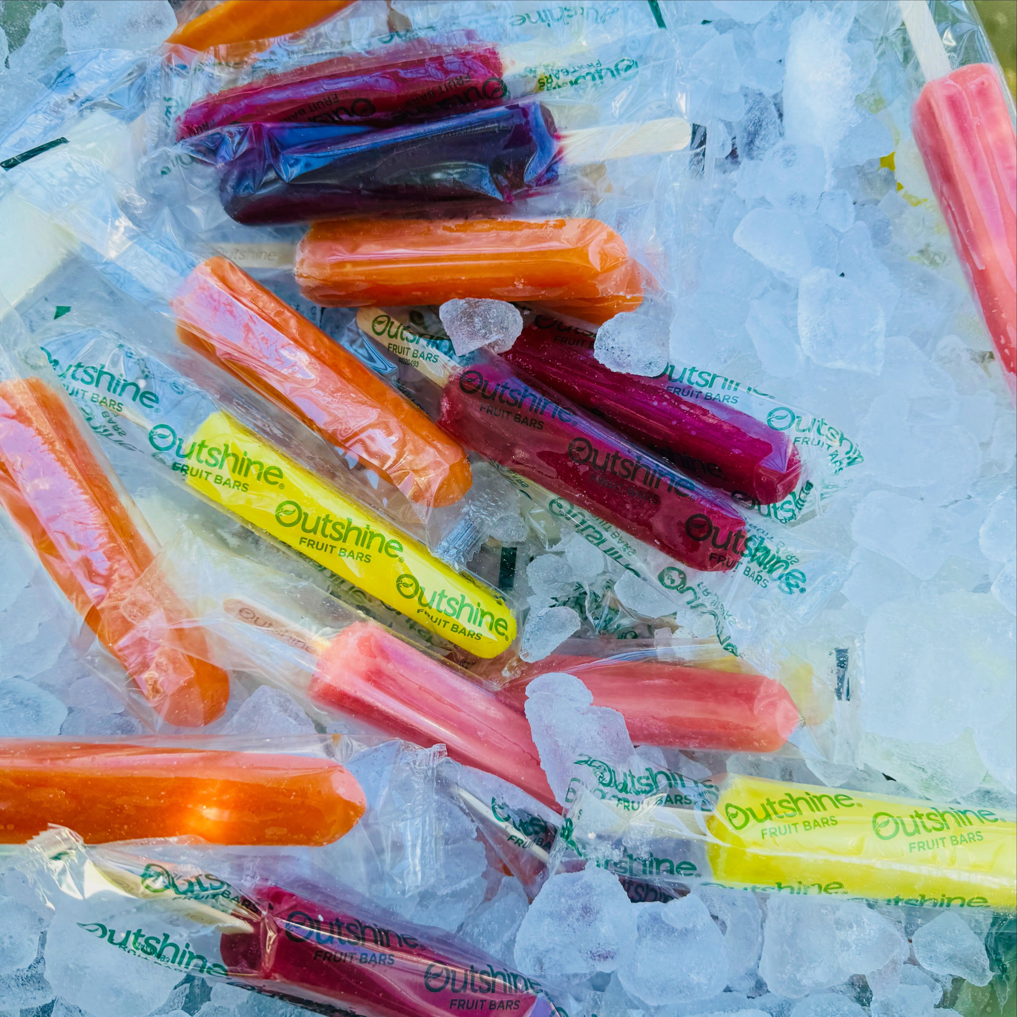Sweet start to pool season — popsicles by the pool never disappoint. 🏊♀️☀️😋 #bozzuto #bozzutoliving #livecarraway #poolseason #icepops