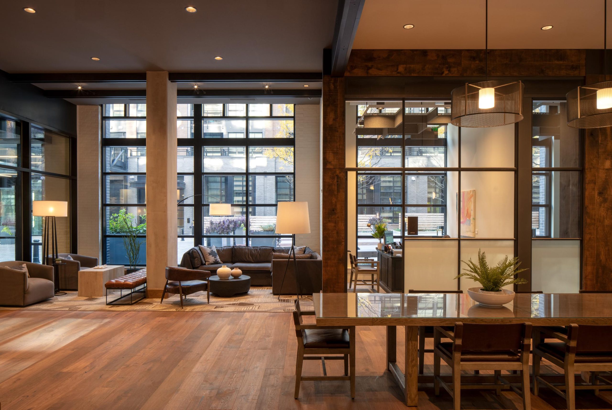 Lobby showing leasing office