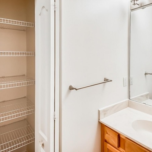 a bathroom with shower/tub combo