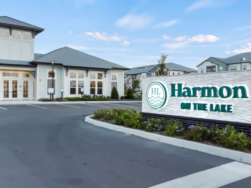 Harmon on the Lake photo