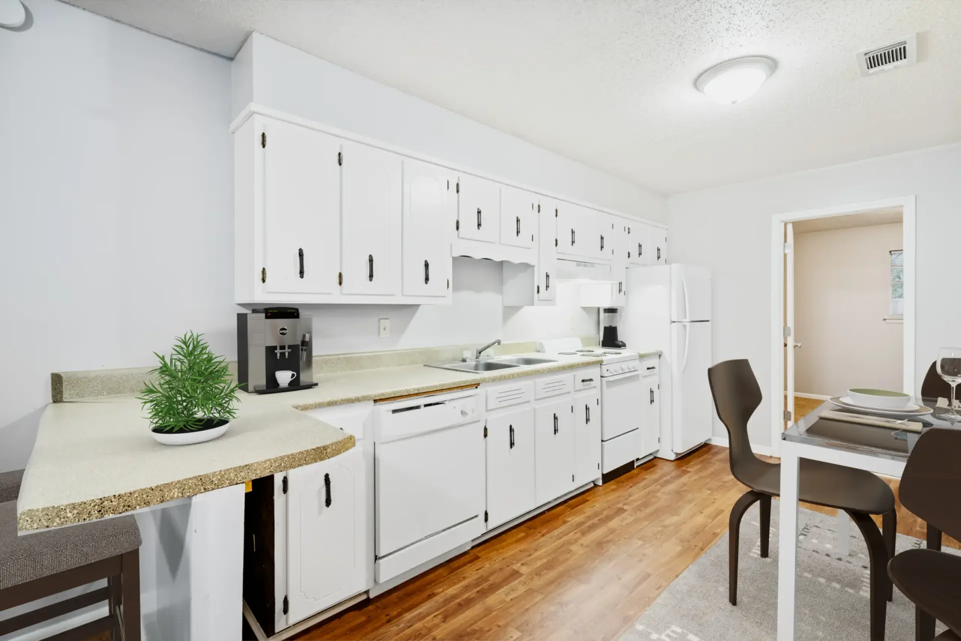 Spartan Crossings_Unit 20_108_Kitchen