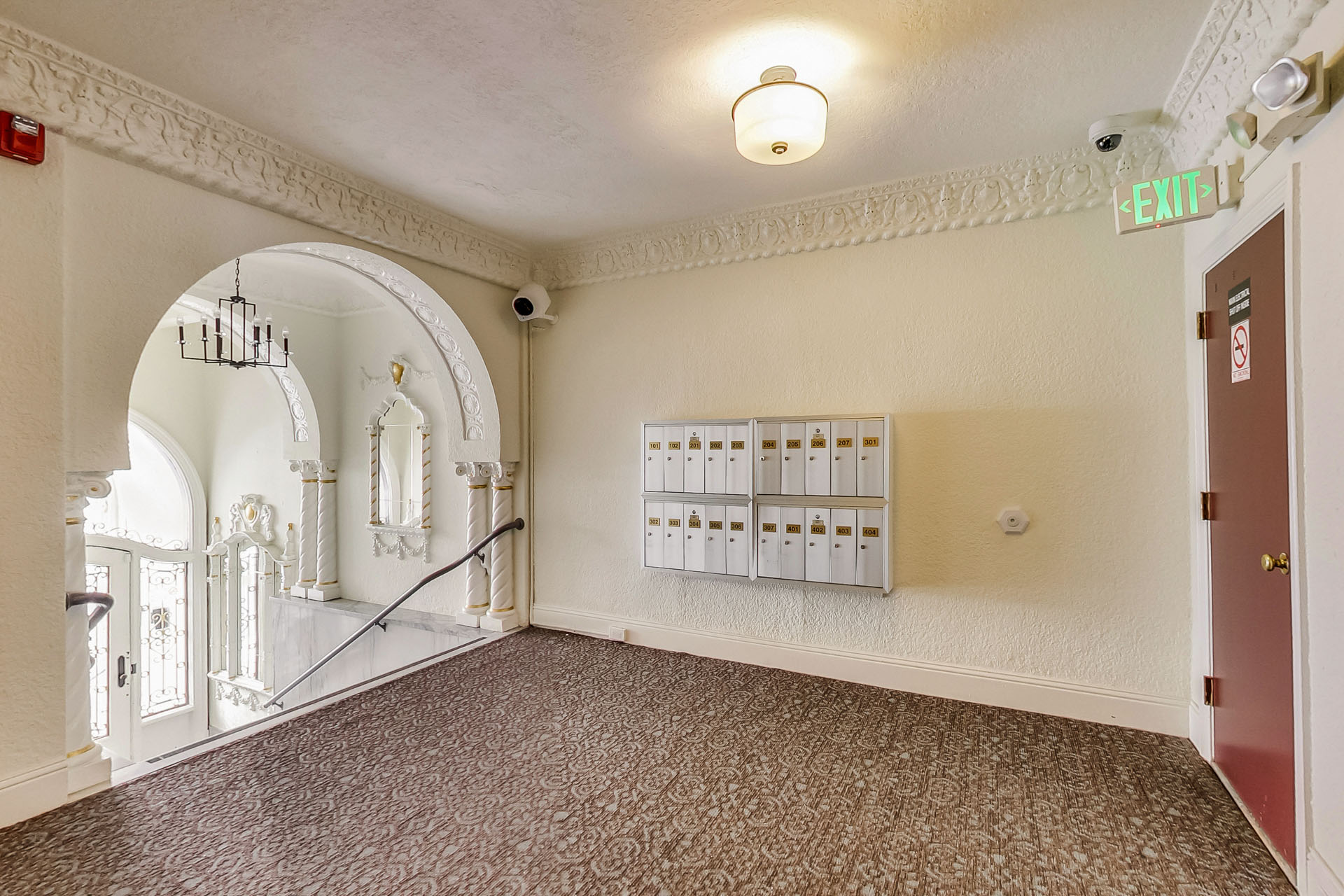 1405 Franklin Building Photo 5