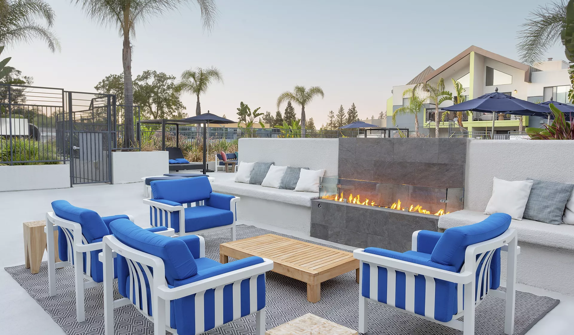 15Fifty5 - Walnut Creek, CA - Fire Pit Lounge