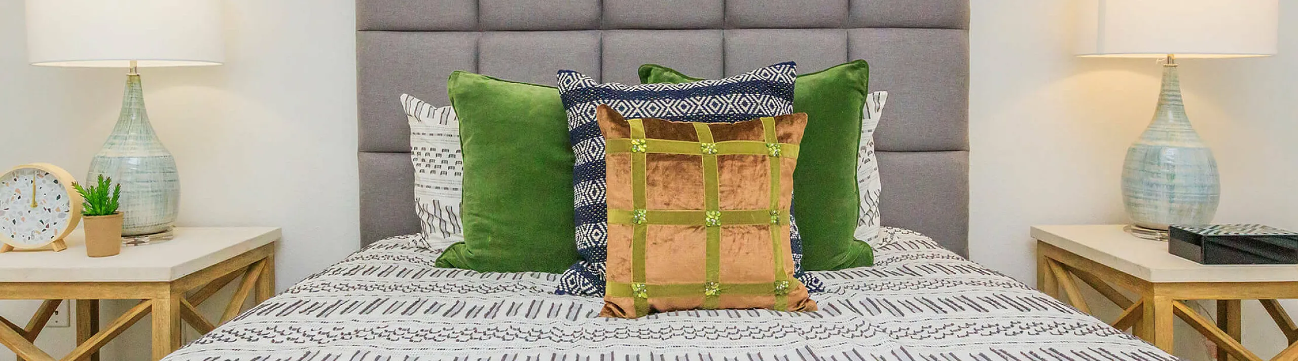 bedspread in unit