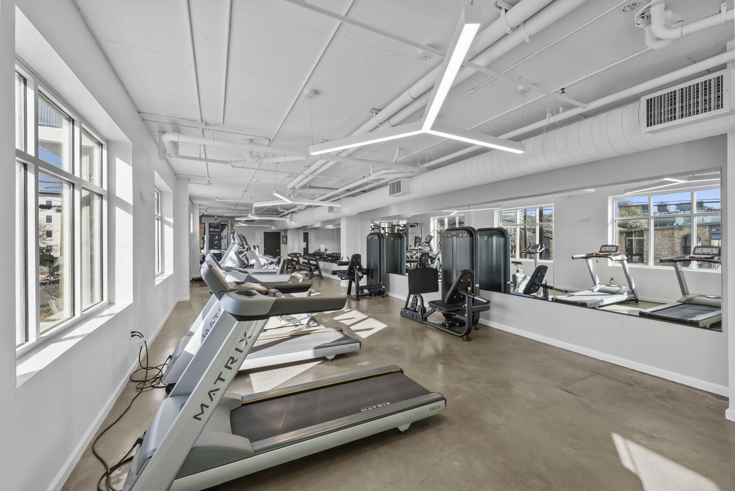 24-longview-apartments-near-ut-austin-renovated-fitness-center