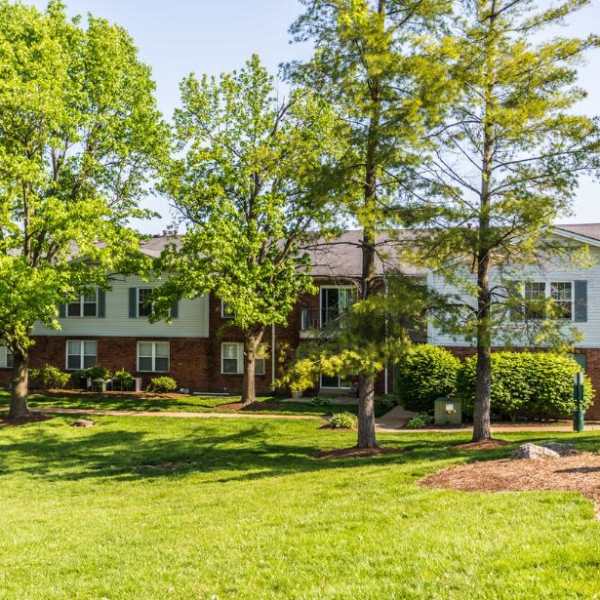 Explore the neighborhood around Village Green Apartments in Chesterfield, Missouri.