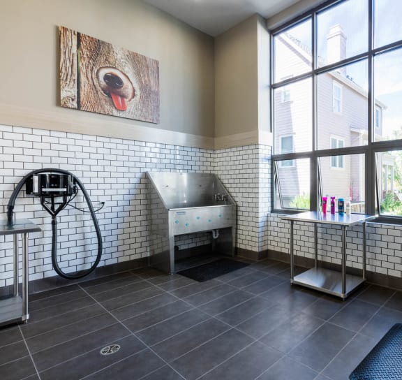 Pet parlor and pet washing station at Aventine, Hercules