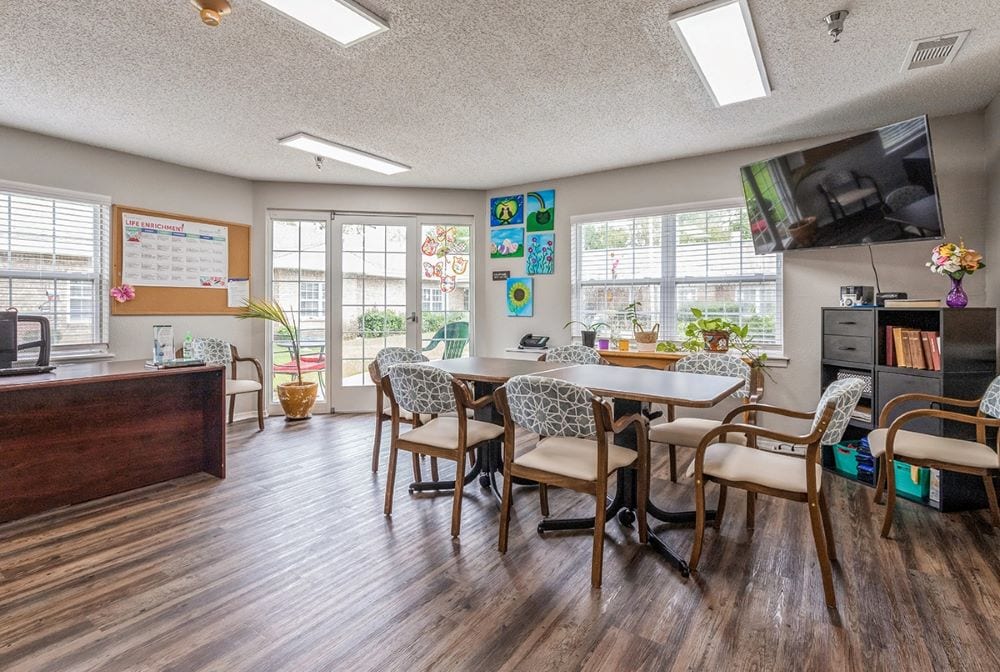6 CommonRoom Broadmoor Court