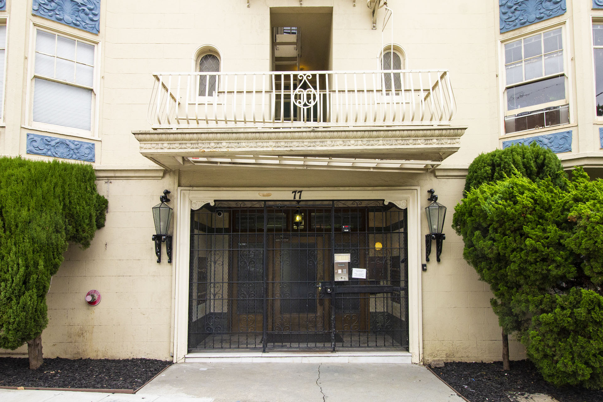 77 Glen Building Photo 3