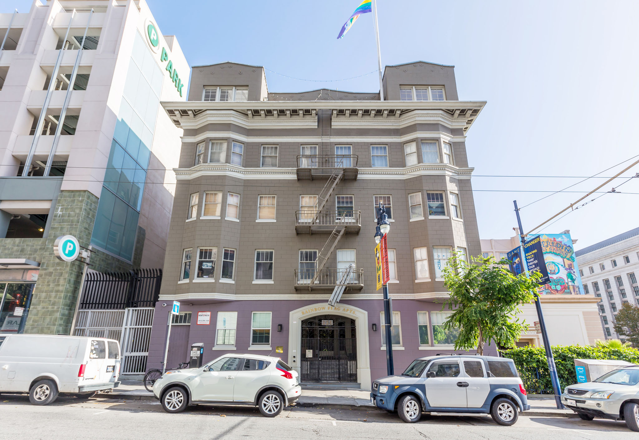 324 Larkin Building Photo 3