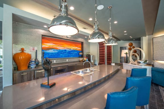 skyline lounge with fire pit | South Side Flats Apartments in Dallas, TX