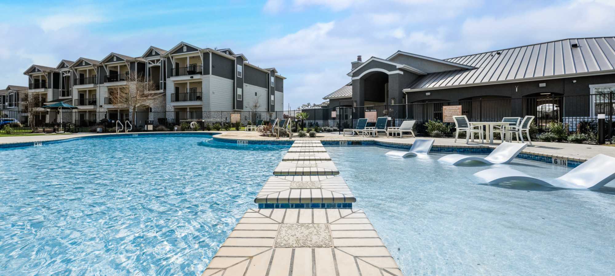 Apartments at The Tennyson at Tomball in Tomball, Texas