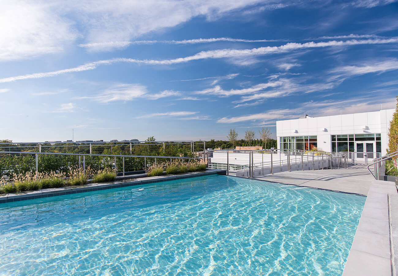 rooftop-swimming-pool
