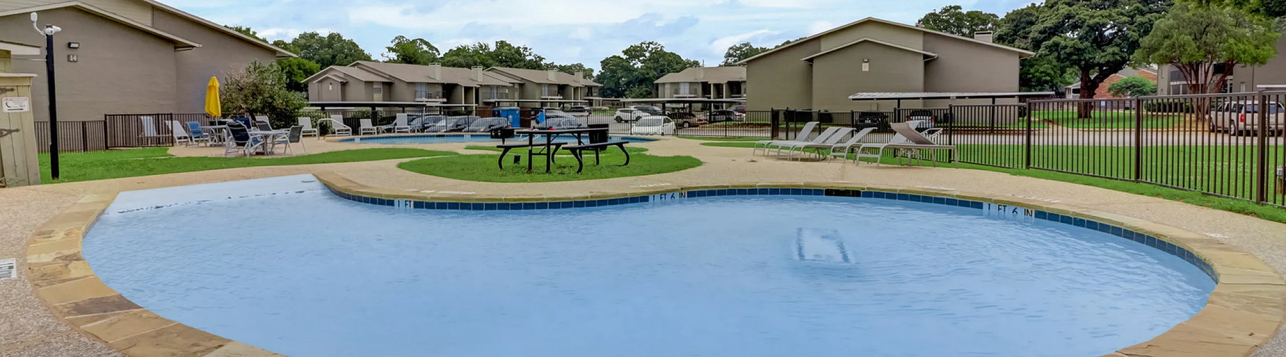 sparkiling pool