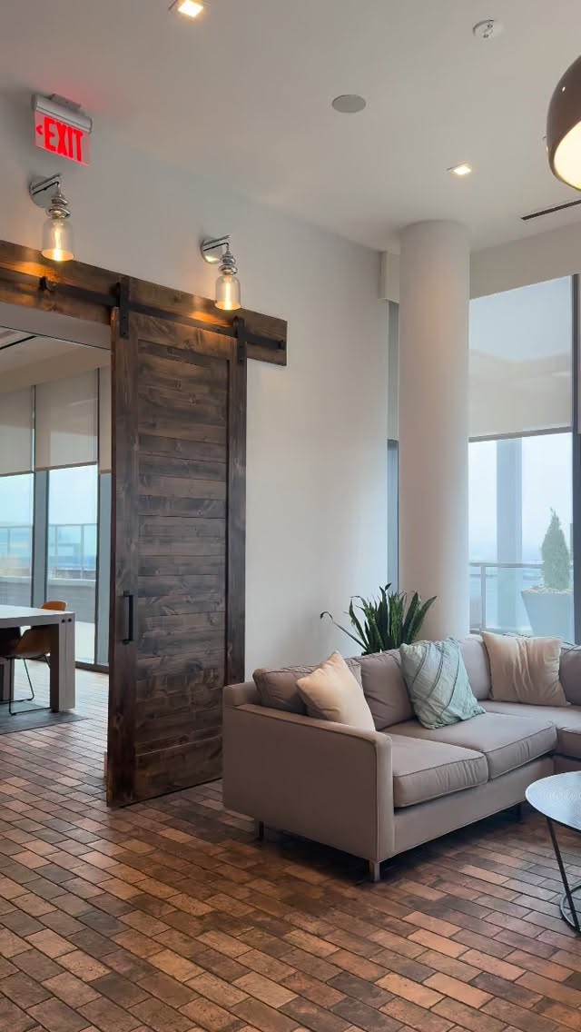 Love where you LIVE! Amenity spaces are a way to escape from your home and enter another. Rather you are hosting friends/family or need a new work from home space, our amenity spaces are open.   #liveparcriverside #bozzutoliving #lovewhereyoulive #navyyarddc