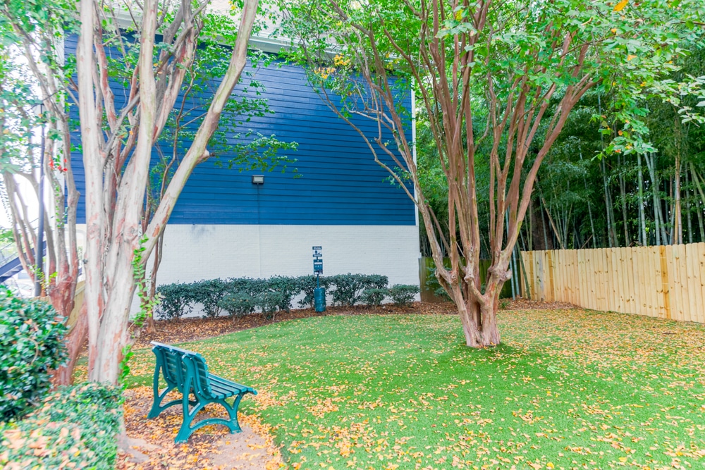 logan-square-apartments-near-auburn-fenced-in-dog-park