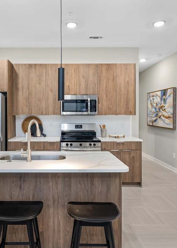 Modern Kitchen at The 600 Apartments, Alabama, 35203