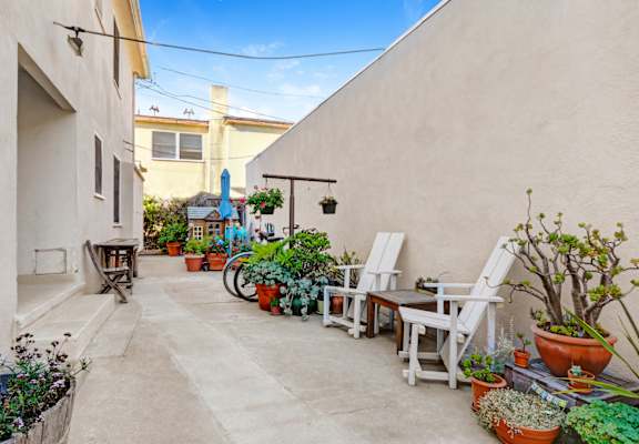437 San Vicente photo