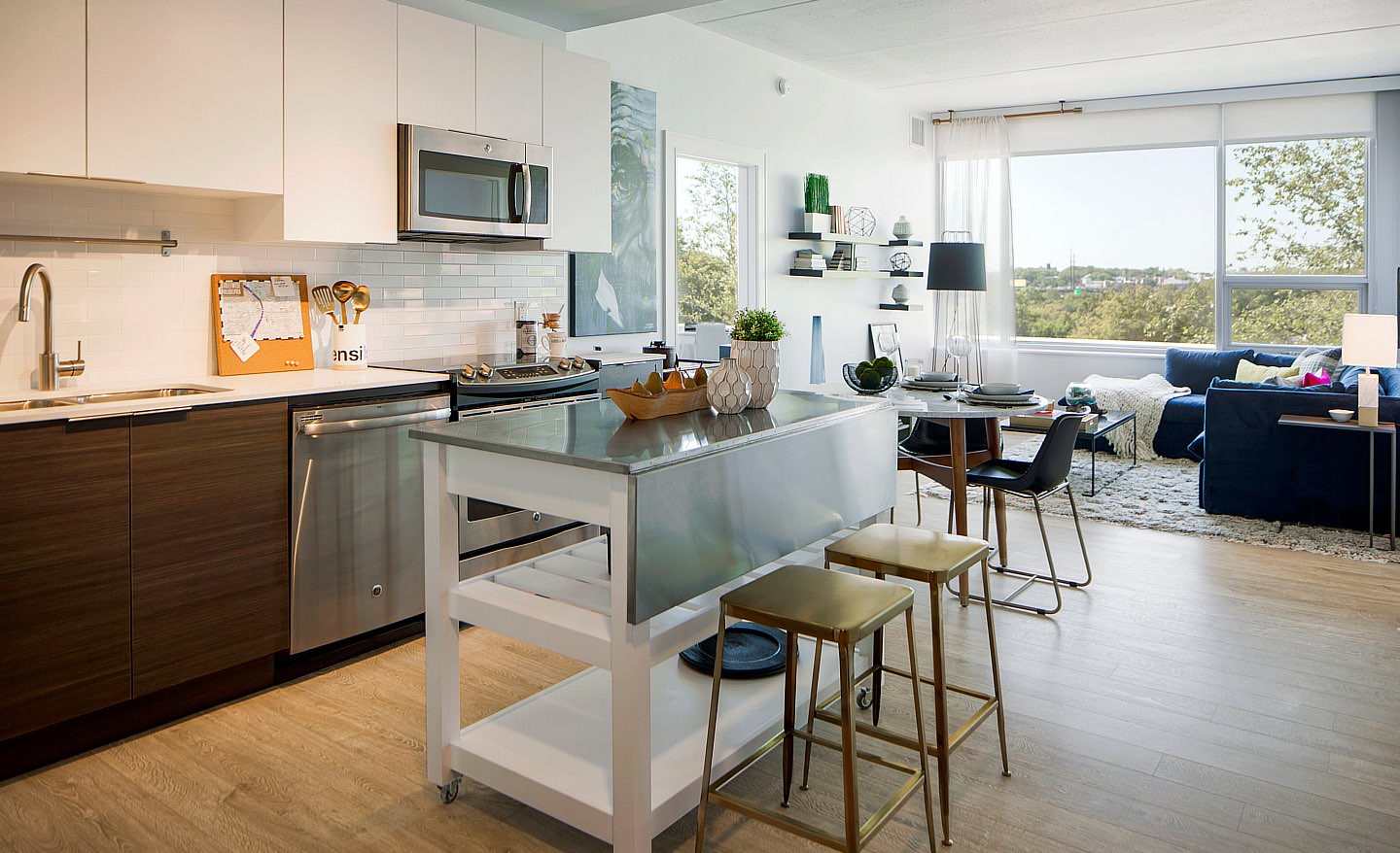 Image of Dalian on the Park Kitchen Tabletop