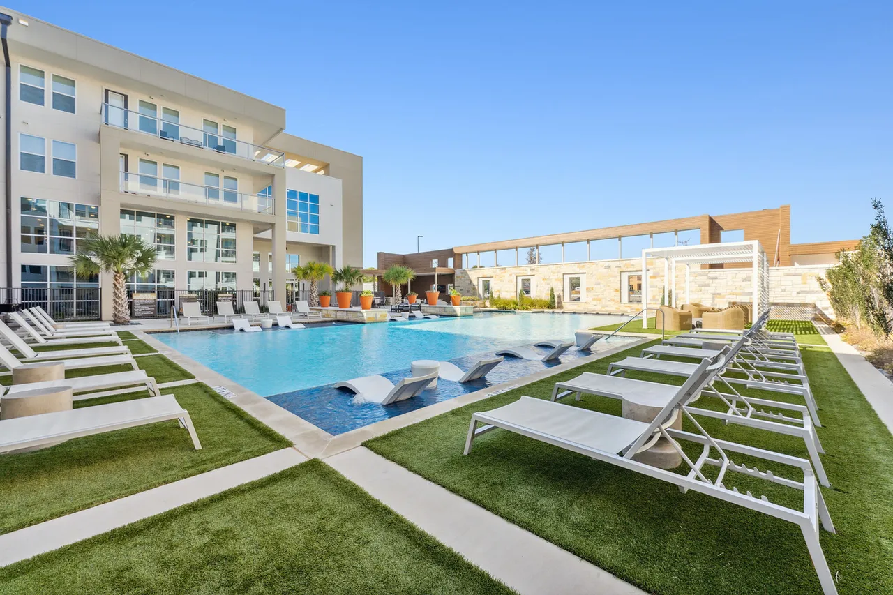 Resort-style Pool