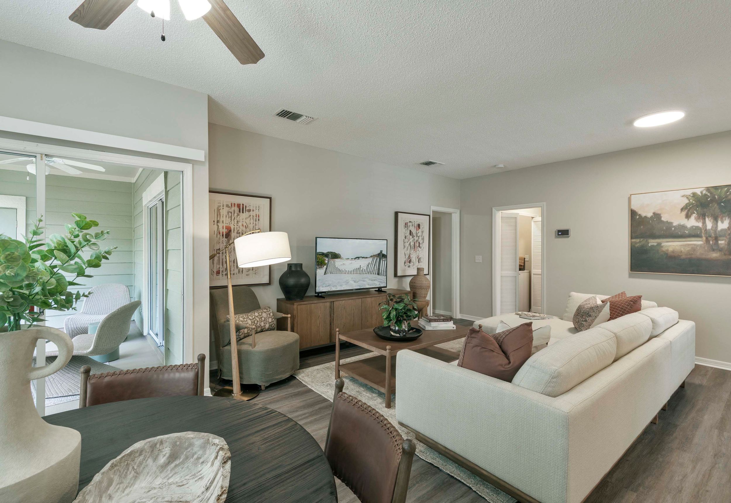 SabalParkModelLivingrm2.jpg