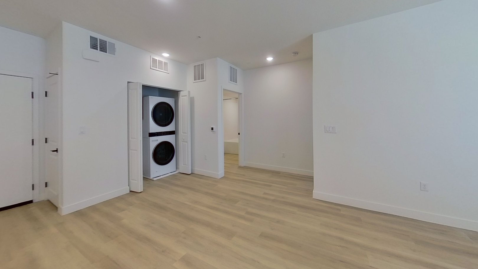 Essence (1 Bed/1 Bath) thumbnail