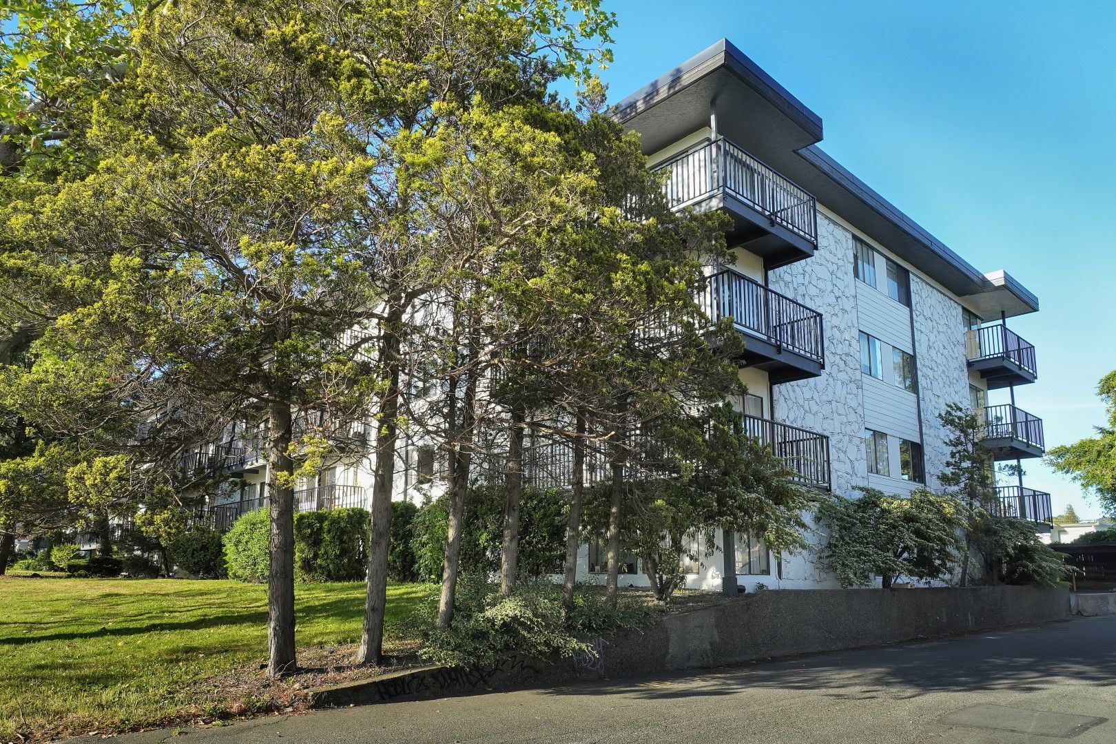 Circle City Apartments - The Richelieu