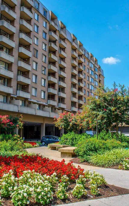 Columbia Plaza photo