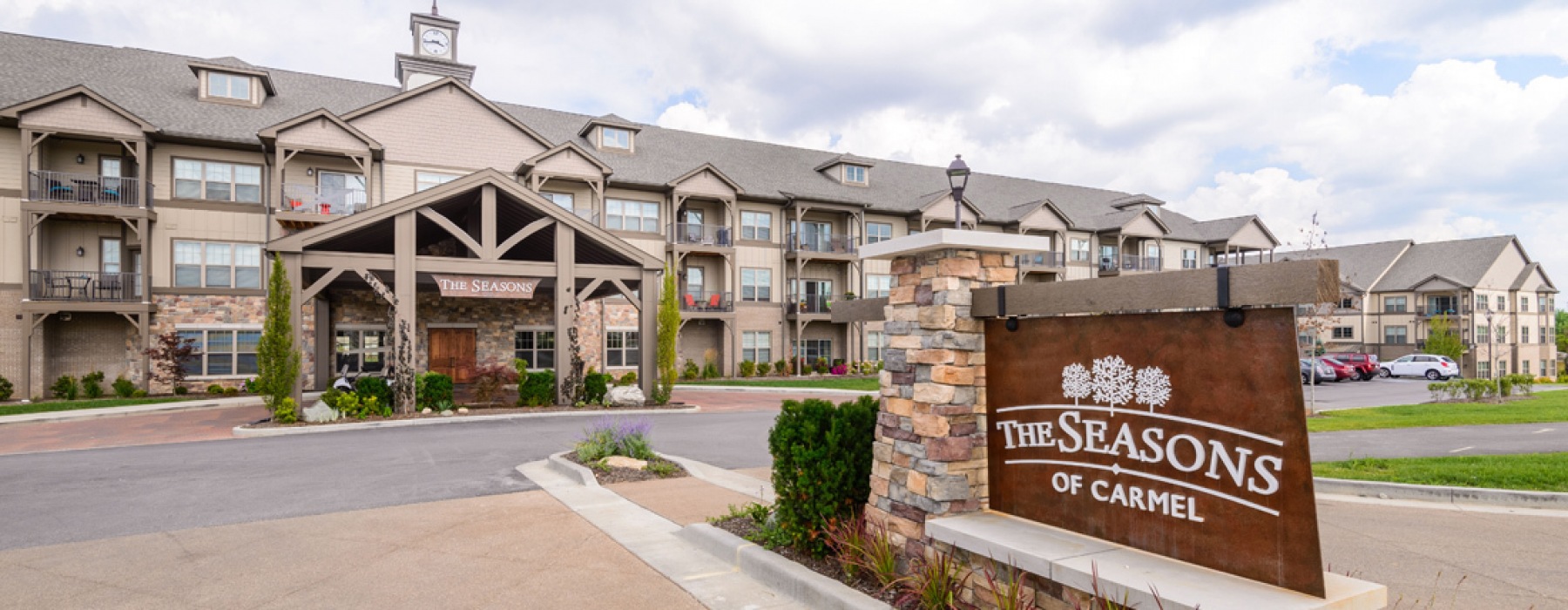 Apartment leasing building