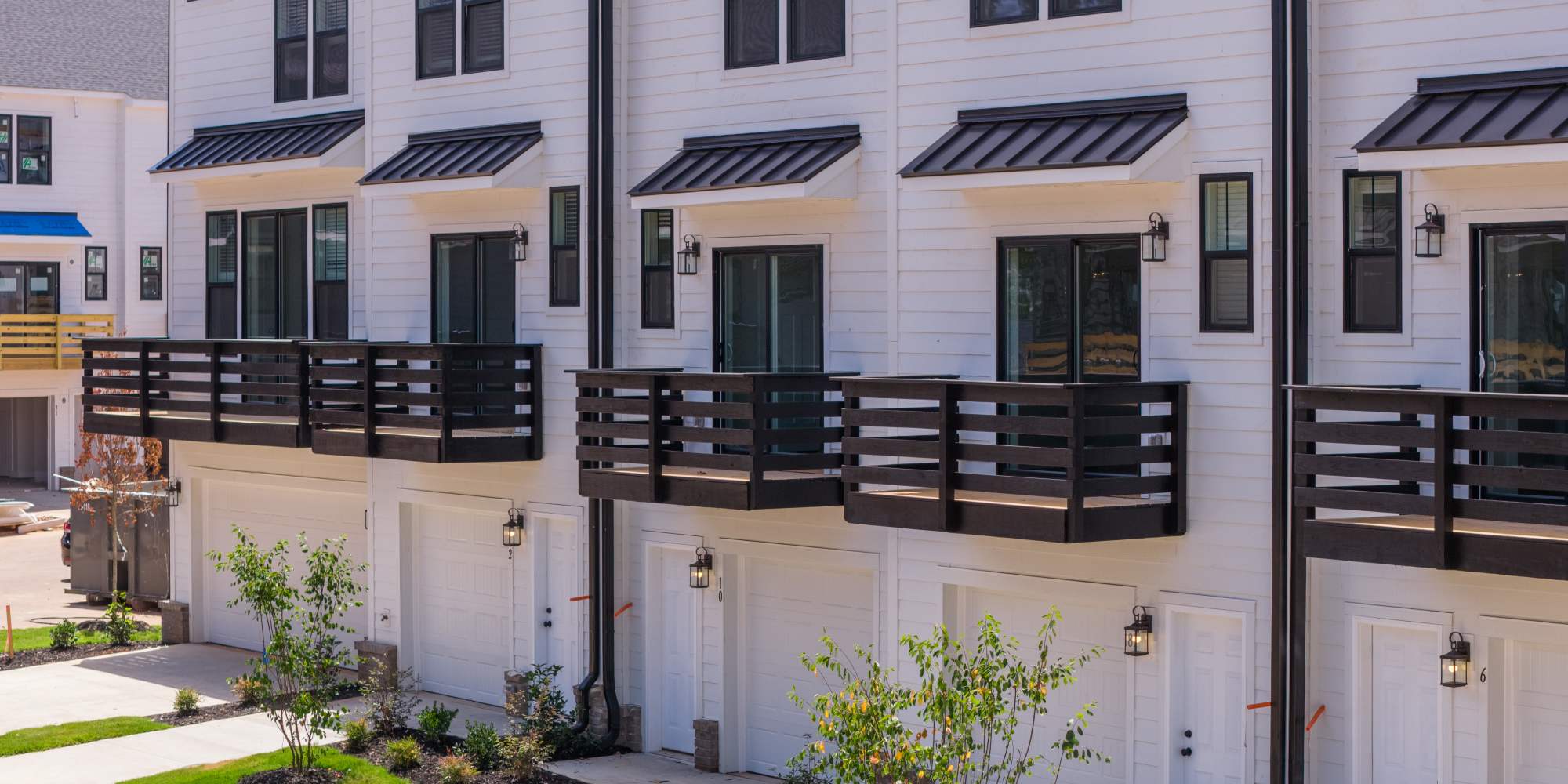 Townhomes with balcony and garage in Greenville SC