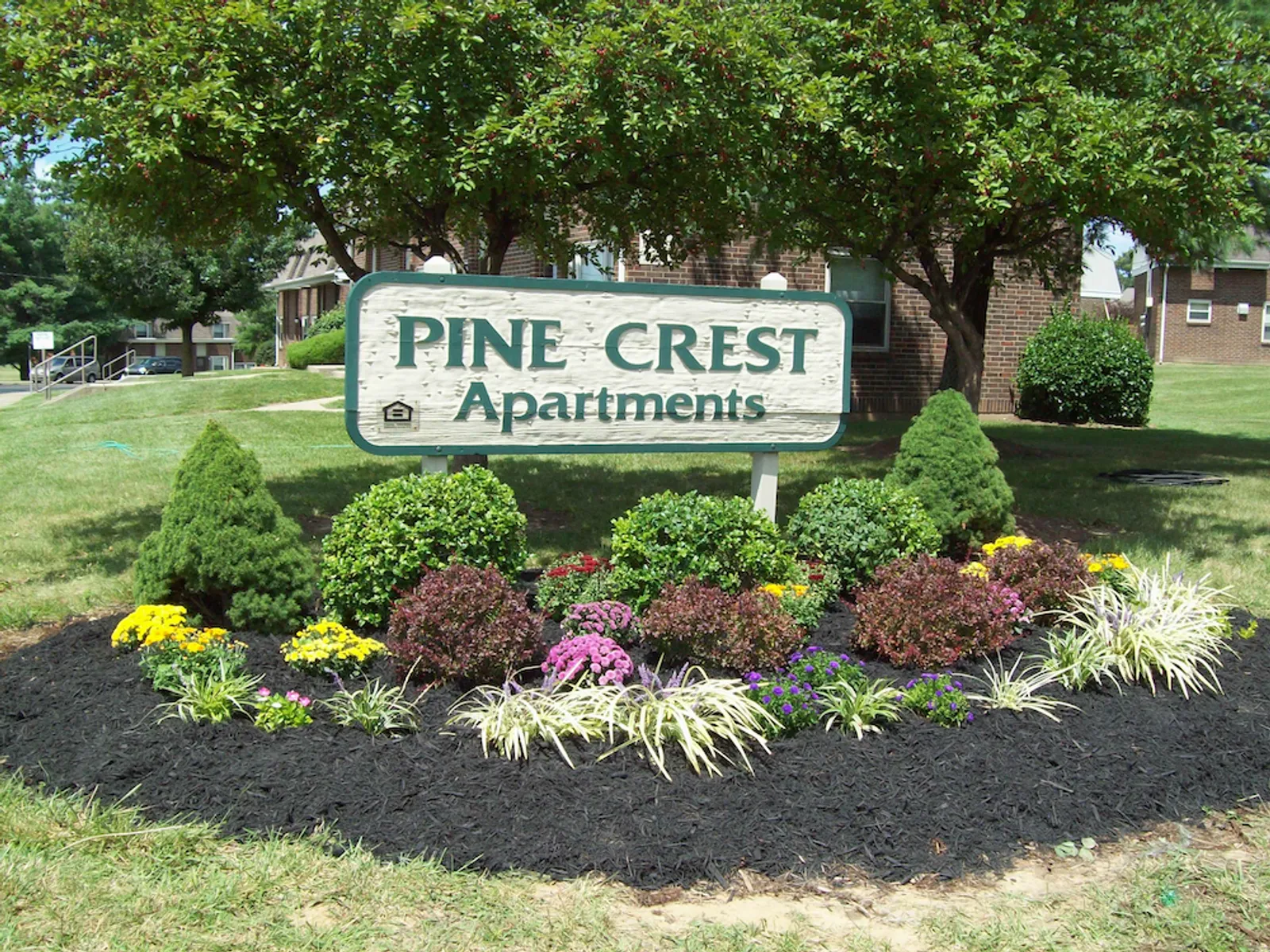 Pine Crest Apartments in Elizabethtown, KY