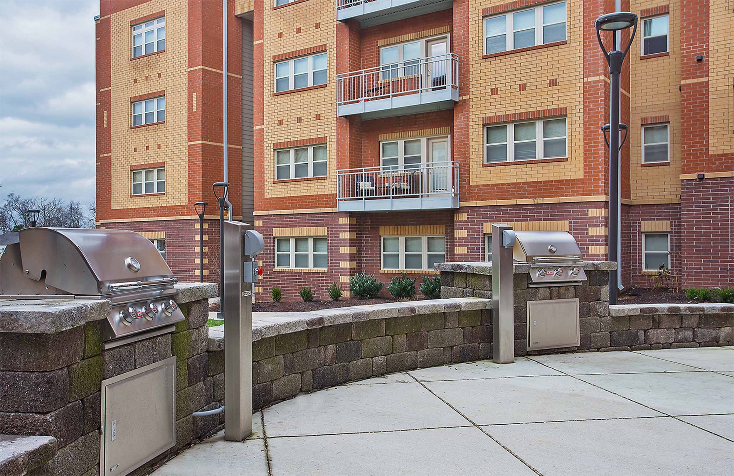 Midtown at WKU | Apartments in Bowling Green, KY | Grilling Stations