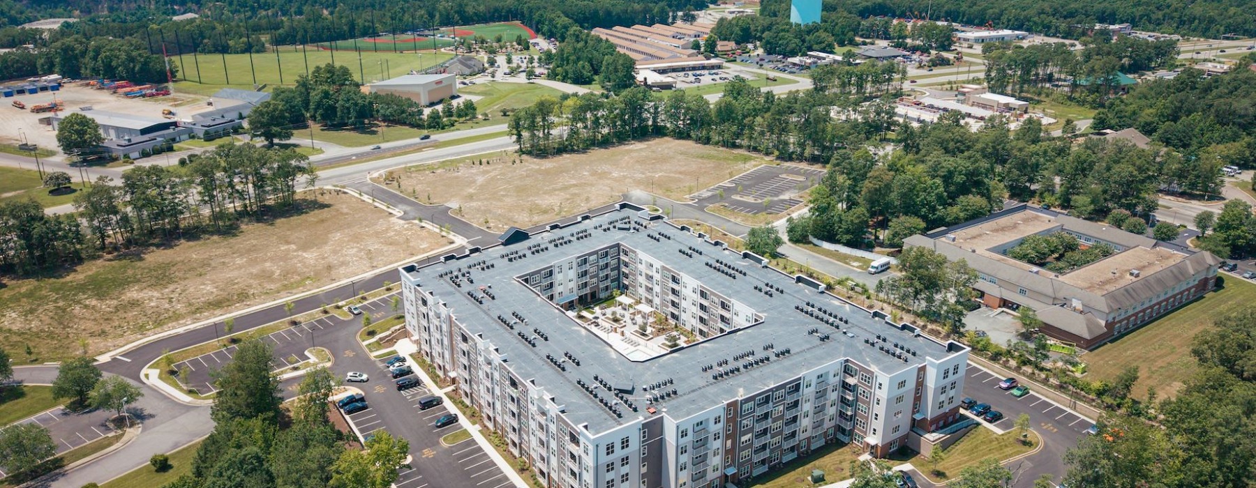 Exterior view of Madison Ironbridge, new luxury apartments on Ironbridge Road in Chesterfield VA 23831.