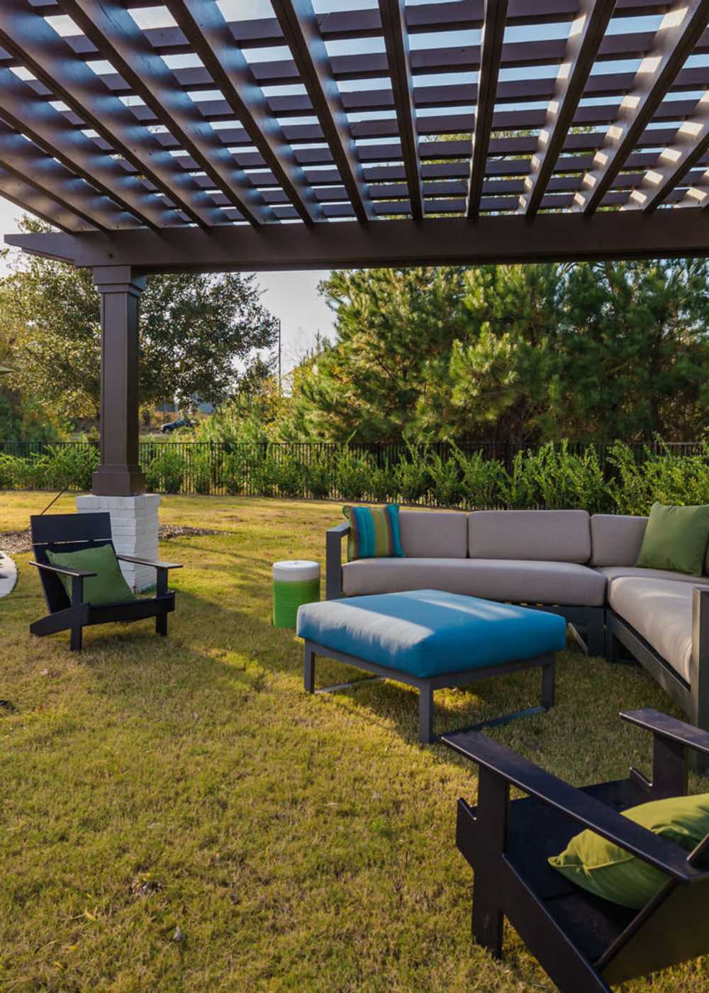 Outdoor seating at Riverwood Apartments in Wilmington, North Carolina