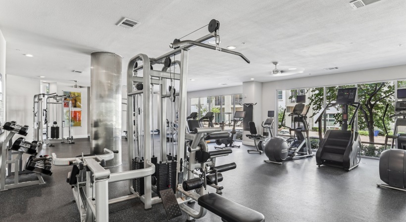 Image of the gym at Maple District Lofts